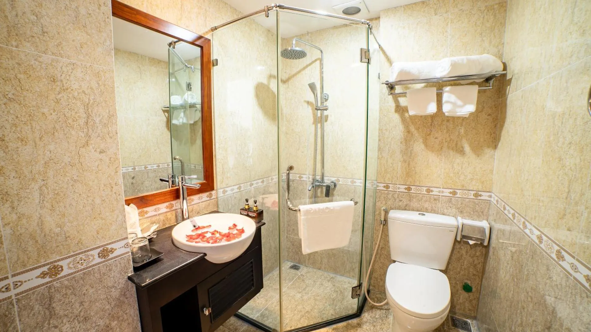 Lychee Hotel Da Nang