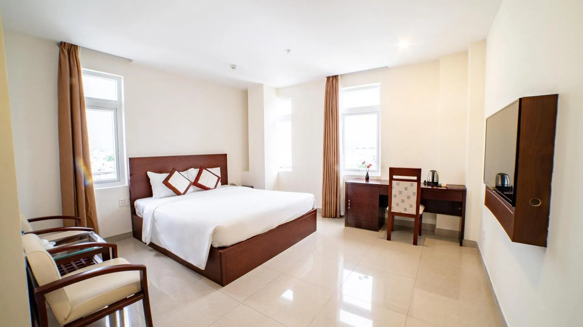 ***  Lychee Hotel Da Nang Vietnam